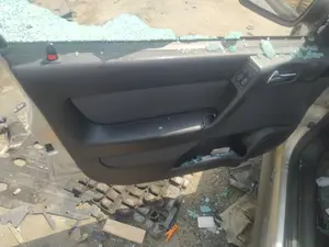 Foto de RETENEDOR PUERTA OPEL ASTRA G BERLINA 1.6 CAT (Z 16 SE / L55) (84 CV / 62 KW) referencia 24434086