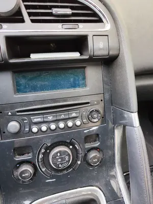 Foto de SISTEMA AUDIO / RADIO CD PEUGEOT 3008 1.6 Blue-HDI FAP (120 CV / 88 KW)