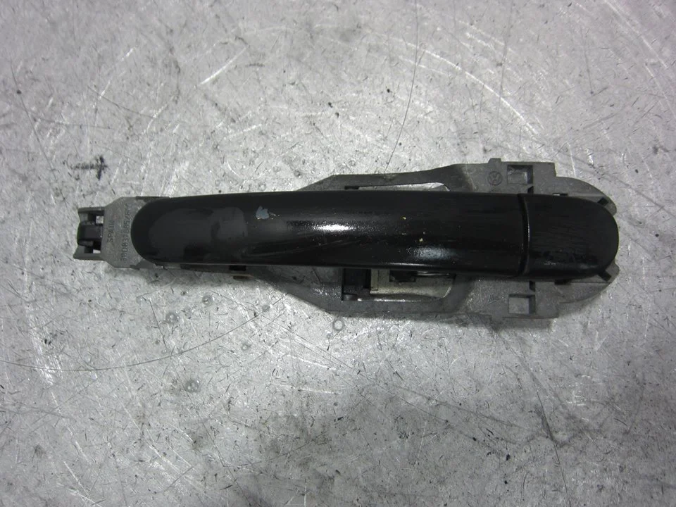 Foto de MANETA EXTERIOR TRASERA DERECHA SEAT IBIZA (6L1) 1.4 16V (101 CV / 74 KW) referencia 3B0837885