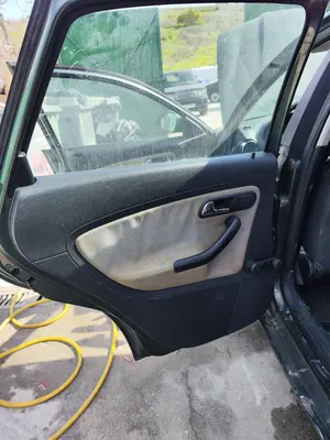 Foto de GUARNECIDO PUERTA TRASERA IZQUIERDA SEAT IBIZA (6L1) 1.9 TDI (101 CV / 74 KW) referencia 6L4867211ABFKZ