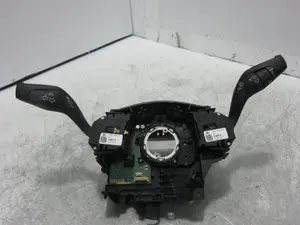 Foto de MANDO MULTIFUNCION FORD TRANSIT CONNECT (CHC) 1.5 EcoBlue TDCi CAT (75 CV / 55 KW) referencia 3F8186475