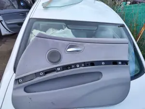 Foto de GUARNECIDO PUERTA DELANTERA DERECHA BMW SERIE 3 BERLINA (E90) 2.0 Turbodiesel CAT (143 CV / 105 KW)