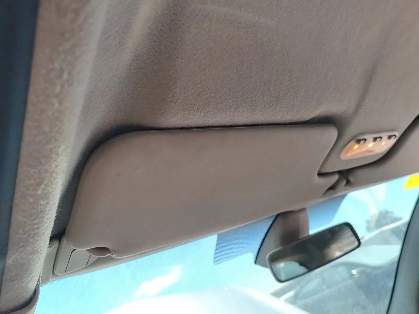 Foto de PARASOL IZQUIERDO RENAULT MEGANE II BERLINA 5P 1.5 dCi Diesel (106 CV / 78 KW)