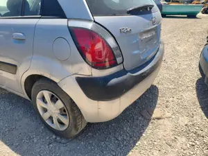 Foto de PARAGOLPES TRASERO KIA RIO (JB) 1.5 CRDi (110 CV / 81 KW)