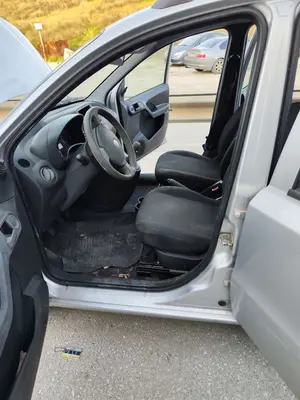 Foto de GOMAS CONTORNO PUERTA FIAT II PANDA (169) 1.2 CAT (60 CV / 44 KW)