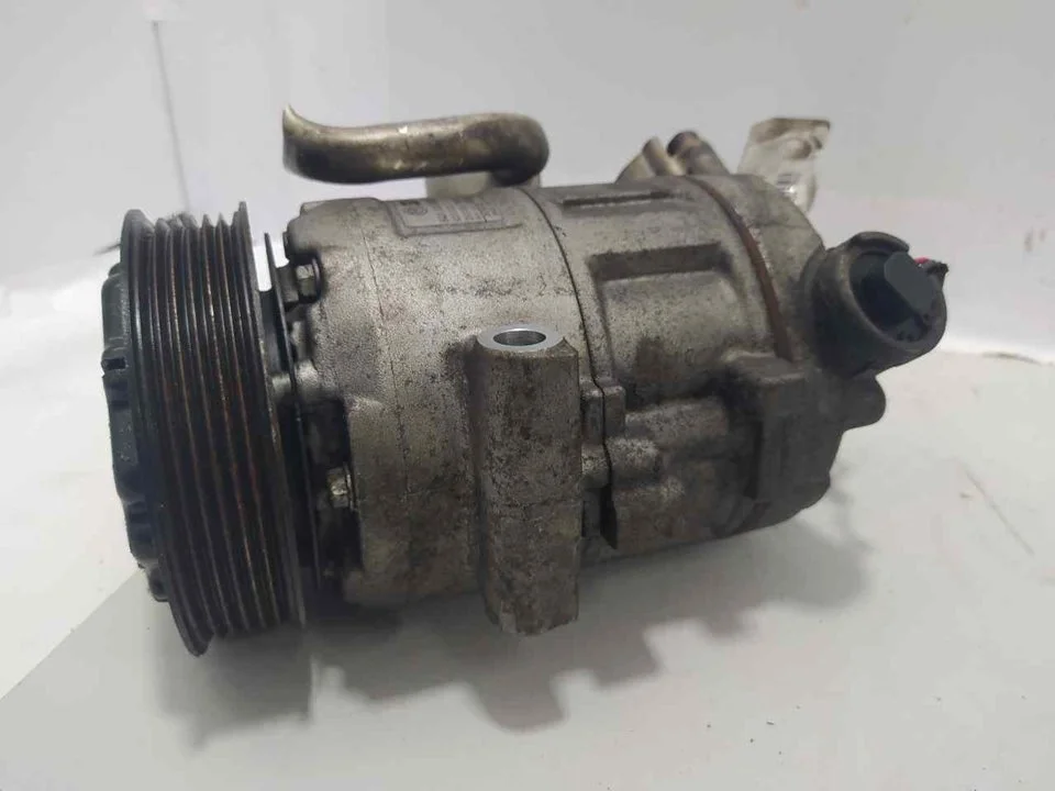 Foto de COMPRESOR AIRE ACONDICIONADO SKODA FABIA (6Y2/6Y3) referencia 6Q0820803D