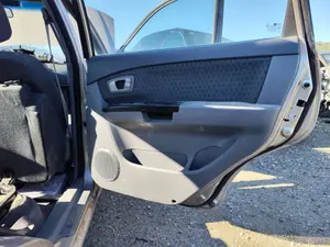 Foto de GUARNECIDO PUERTA TRASERA DERECHA KIA CARENS (RS) 1.8 16V CAT (126 CV / 93 KW) referencia 0K2FB68520Z6