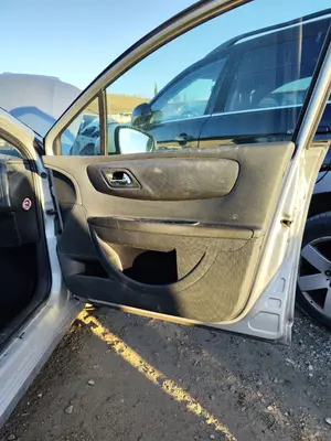 Foto de ELEVALUNAS DELANTERO DERECHO CITROEN C4 BERLINA 1.6 16V HDi FAP (109 CV / 80 KW)