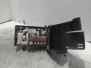 Foto de CAJA RELES / FUSIBLES OPEL ASTRA J BERLINA 5P 1.7 16V CDTI (110 CV / 81 KW) referencia 13302307