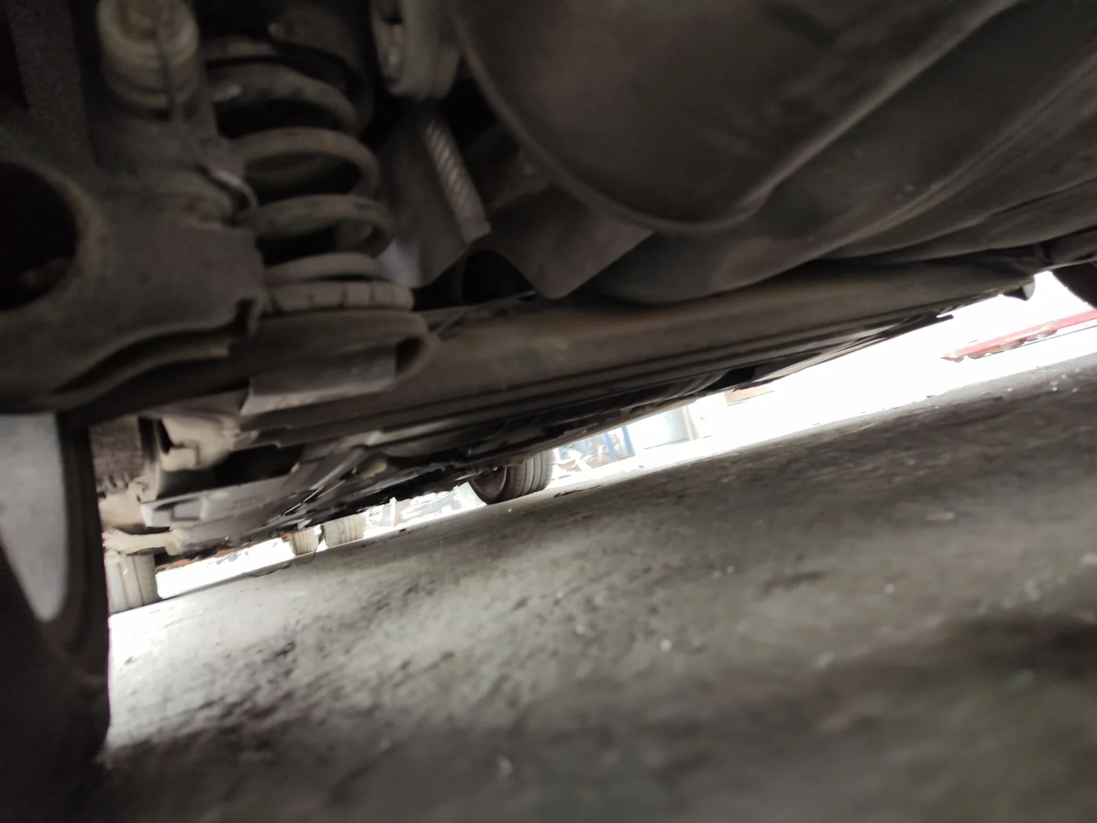 Foto de EJE TRASERO AUDI A6 BERLINA (4B2) 2.5 V6 24V TDI (150 CV / 110 KW) referencia 4B0500051H