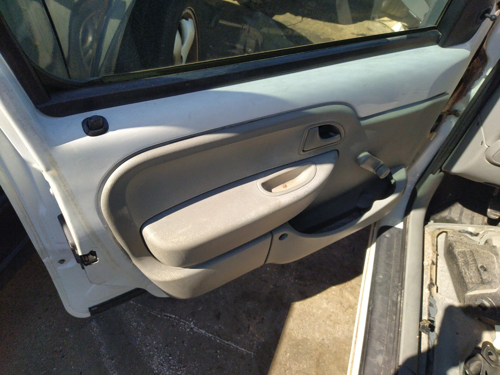 Foto de RETENEDOR PUERTA RENAULT KANGOO I (F/KC0) 1.5 dCi Diesel (68 CV / 50 KW)