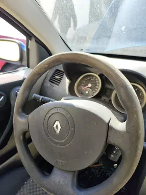 Foto de VOLANTE RENAULT MEGANE II BERLINA 5P 1.5 dCi Diesel (101 CV / 74 KW) referencia 484005500R