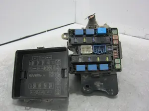 Foto de CAJA RELES / FUSIBLES SUZUKI GRAND VITARA (JB/JT) 2.0 16V CAT (140 CV / 103 KW) referencia 5683