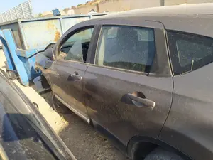 Foto de LUNA TRASERA IZQUIERDA NISSAN QASHQAI (J10) 1.5 dCi Turbodiesel CAT (106 CV / 78 KW) referencia 82301JD000