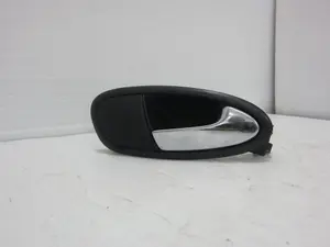 Foto de MANETA INTERIOR DELANTERA DERECHA SEAT TOLEDO (5P2) 1.9 TDI (105 CV / 77 KW) referencia 5P0837114