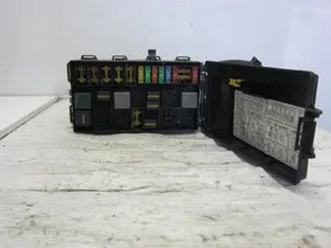 Foto de CAJA RELES / FUSIBLES FORD FOCUS FAMILIAR (CAK) 1.8 TDCi CAT (101 CV / 74 KW) referencia 518276100