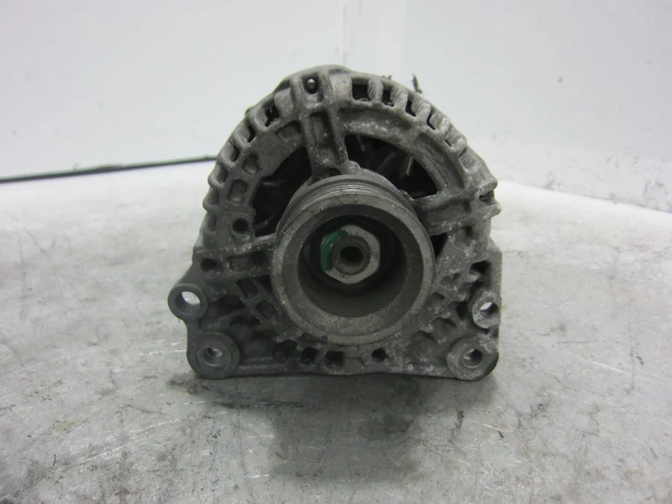Foto de ALTERNADOR VOLKSWAGEN GOLF IV BERLINA (1J1)(10.1997) 1.6 16V (105 CV / 77 KW) referencia 0124325032