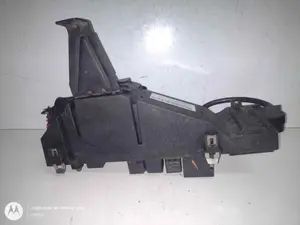 Foto de CAJA RELES / FUSIBLES VOLVO S80 BERLINA 2.5 Turbodiesel (140 CV / 103 KW) referencia 9168986 foto 3