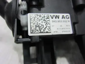 Foto de MANDO MULTIFUNCION SEAT LEON (1P1) 1.6 TDI (105 CV / 77 KW) referencia 5K095352BN foto 2
