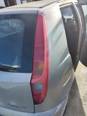 Foto de PILOTO TRASERO DERECHO FIAT II PUNTO (188) BERLINA 1.2 CAT (60 CV / 44 KW) referencia 0046794077