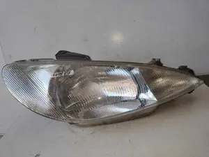 Foto de FARO DERECHO PEUGEOT 206 1.4  (75 CV / 55 KW) referencia 89001964