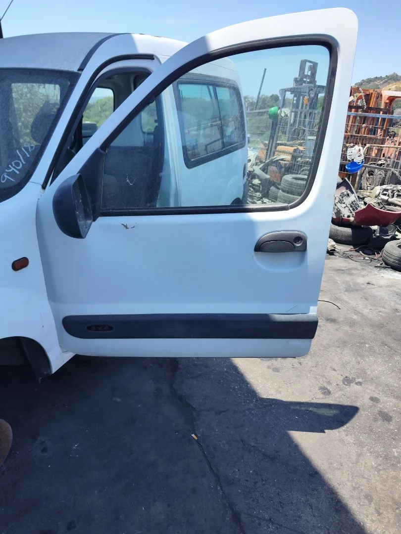 Foto de PUERTA DELANTERA IZQUIERDA RENAULT KANGOO I (F/KC0) 1.9 dCi Diesel CAT (84 CV / 62 KW) referencia 7751471745