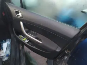 Foto de MANETA INTERIOR DELANTERA DERECHA PEUGEOT 308 1.6 16V HDi (90 CV / 66 KW) referencia 9144C8