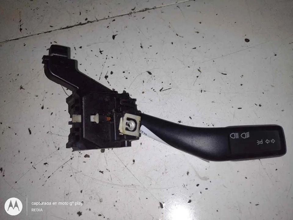 Foto de MANDO INTERMITENTES SEAT LEON (1P1) 1.9 TDI (105 CV / 77 KW) referencia 1K0953513