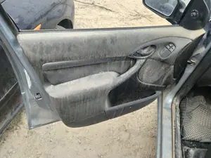 Foto de MANDO ELEVALUNAS DELANTERO IZQUIERDO FORD FOCUS BERLINA (CAK) 1.8 TDDI Turbodiesel CAT (90 CV / 66 KW)
