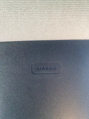 Foto de AIRBAG LATERAL DERECHO PEUGEOT 208 (P2) 1.2 PureTech (74 CV / 55 KW)