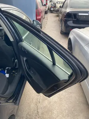 Foto de GOMAS CONTORNO PUERTA VOLKSWAGEN PASSAT BERLINA (3C2) 2.0 TDI (140 CV / 103 KW)