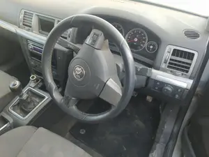 Foto de VOLANTE OPEL VECTRA C CARAVAN 2.2 16V CAT (Z 22 YH / LCH) (155 CV / 114 KW) referencia 13208853