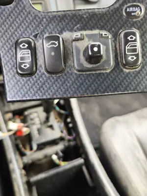 Foto de MANDO ELEVALUNAS DELANTERO IZQUIERDO MERCEDES-BENZ CLK (BM 208) CABRIO 3.2 V6 18V CAT (218 CV / 160 KW)