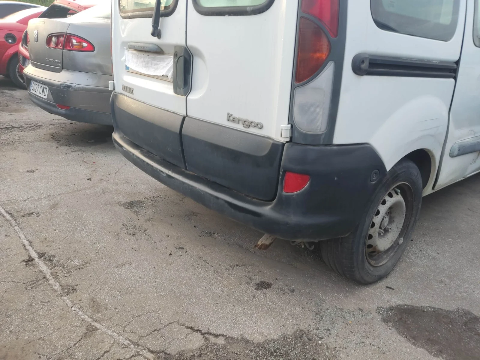 Foto de PARAGOLPES TRASERO RENAULT KANGOO I (F/KC0) 1.2 (58 CV / 43 KW) referencia 7701692547