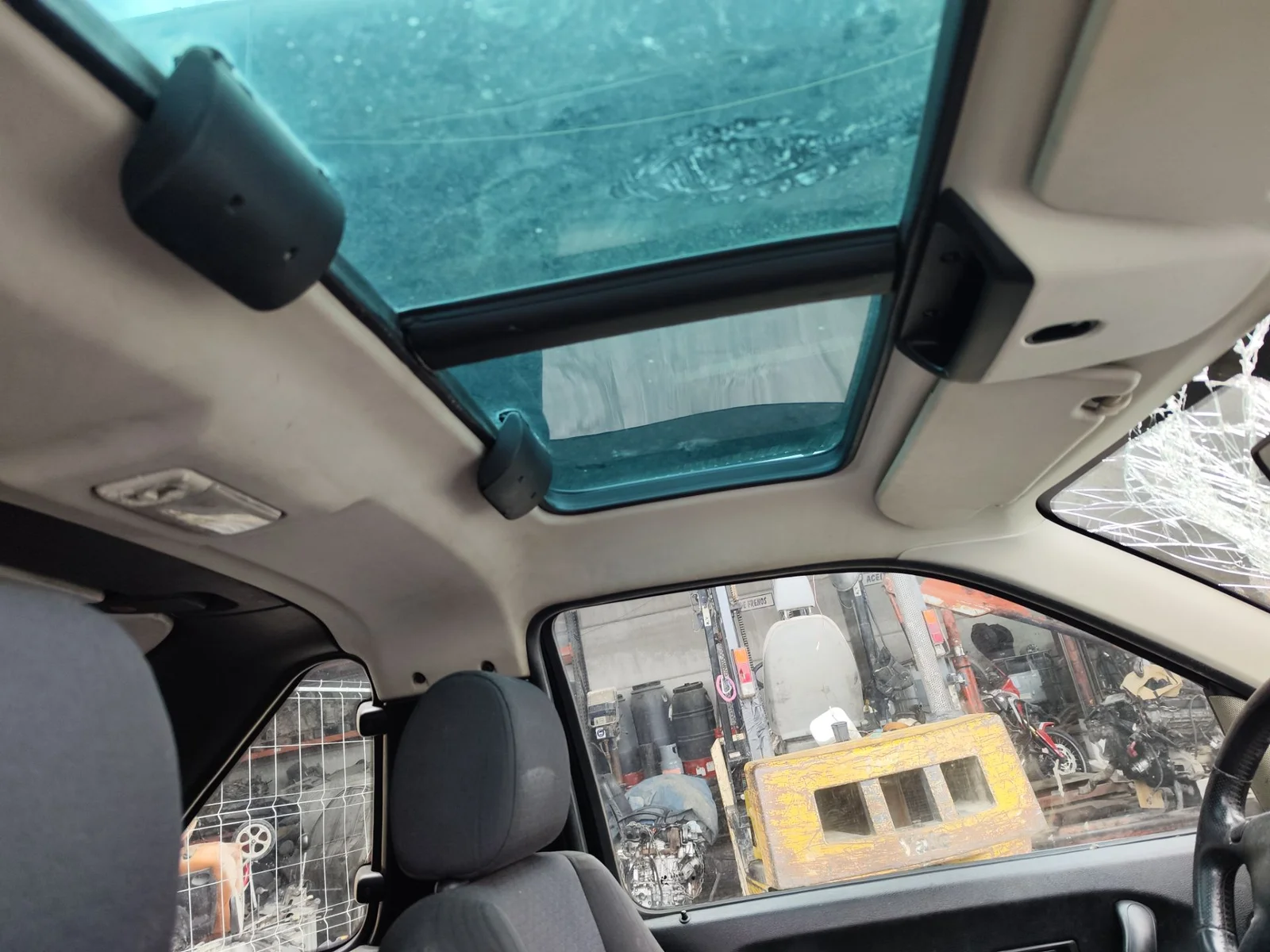 Foto de TECHO INTERIOR LAND ROVER FREELANDER (LN) 2.0 Td4 CAT (109 CV / 80 KW) referencia EDB000270PDA