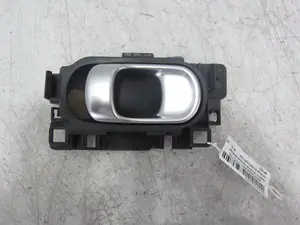 Foto de MANETA INTERIOR TRASERA DERECHA CITROEN C5 AIRCROSS 1.2 12V e-THP / PureTech (131 CV / 96 KW) referencia MP7823