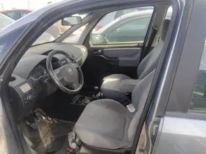 Foto de VOLANTE OPEL MERIVA 1.7 16V CDTI (101 CV / 74 KW) referencia 93185978