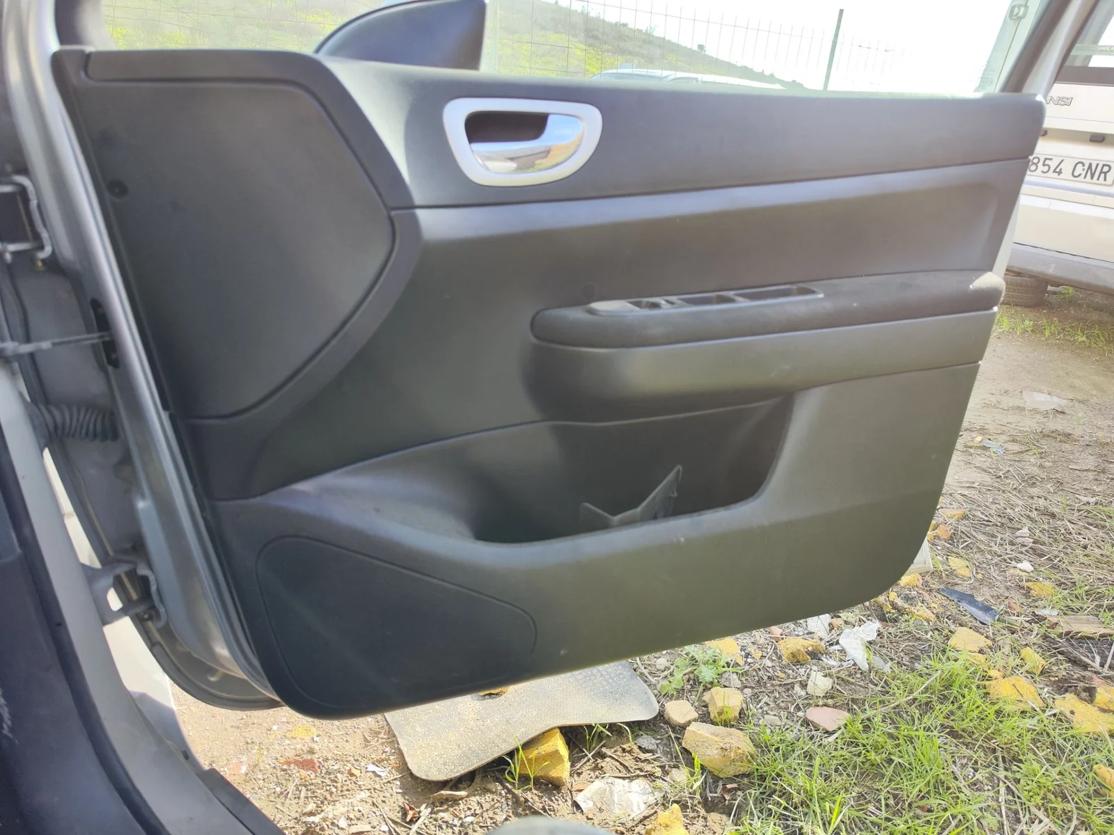 Foto de GUARNECIDO PUERTA DELANTERA DERECHA PEUGEOT 307 BREAK/ SW (S2) 2.0 16V HDi FAP CAT (RHR / DW10BTED4) (136 CV / 100 KW) referencia 933116