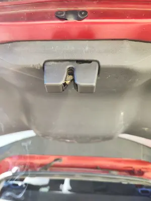 Foto de CERRADURA MALETERO / PORTON RENAULT MEGANE II BERLINA 5P 1.5 dCi Diesel (106 CV / 78 KW) referencia 8200947699