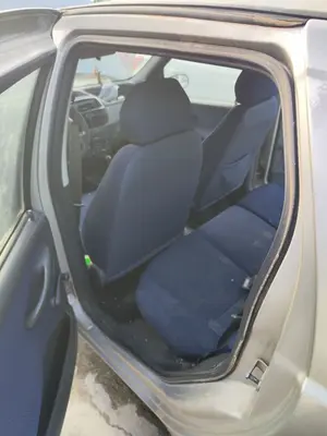Foto de GOMAS CONTORNO PUERTA FIAT II PUNTO (188) BERLINA 1.2 CAT (60 CV / 44 KW)