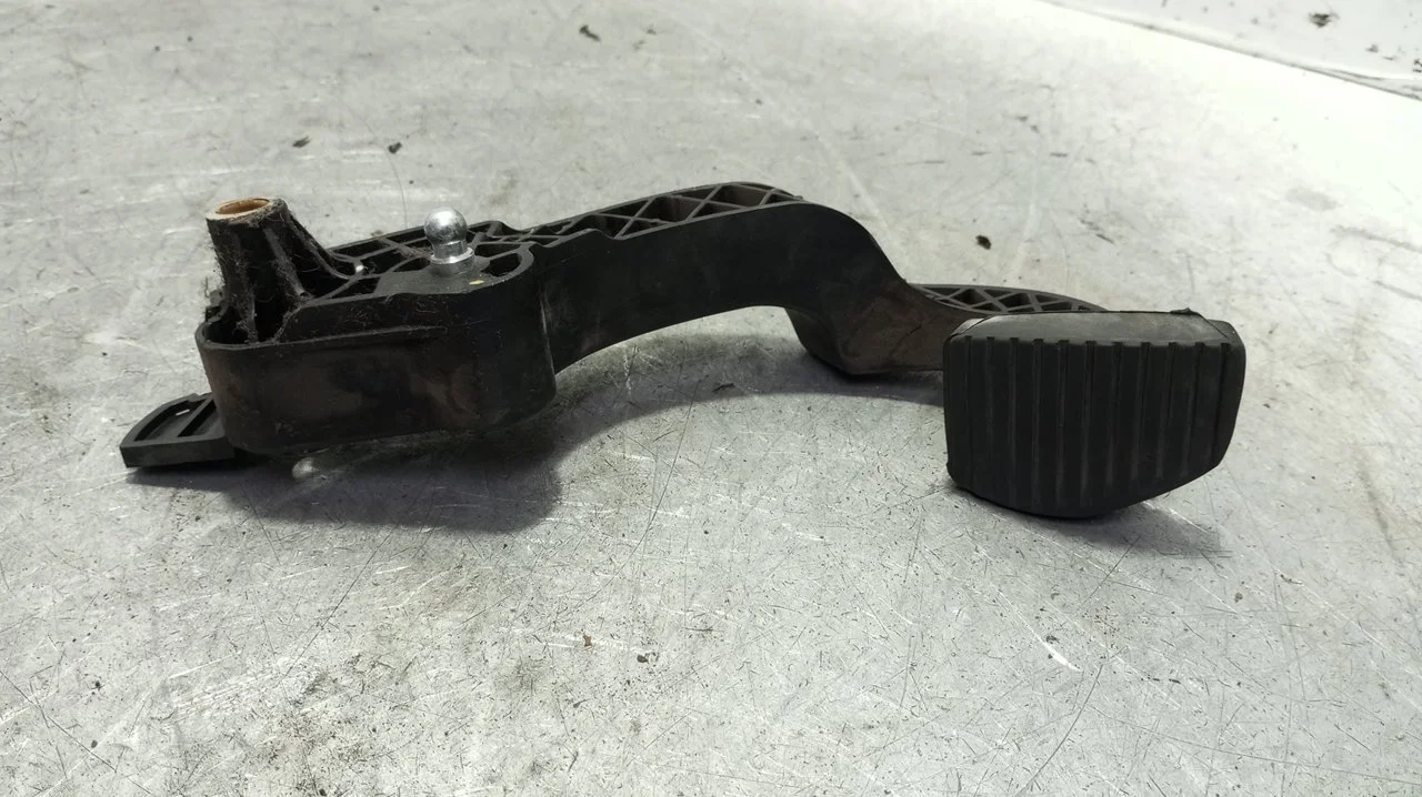 Foto de PEDAL FRENO CITROEN C3 1.4 (73 CV / 54 KW) referencia 9682171580