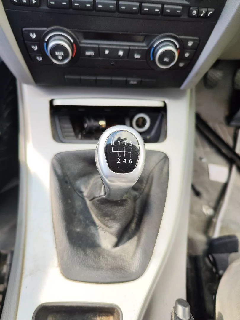 Foto de PALANCA CAMBIO BMW SERIE 3 BERLINA (E90) 2.0 Turbodiesel CAT (143 CV / 105 KW)
