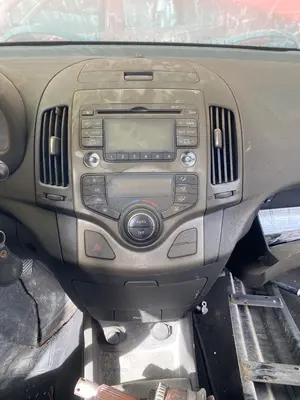 Foto de CONSOLA CENTRAL HYUNDAI I30 (FD) 1.6 CRDi CAT (116 CV / 85 KW)