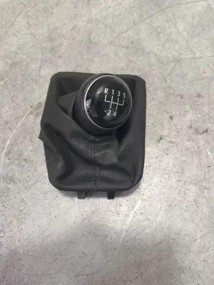 Foto de POMO PALANCA CAMBIO VOLKSWAGEN POLO VI (AW1)(08.2017) 1.0  (65 CV / 48 KW) referencia 100015675