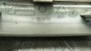 Foto de MOLDURA PIAGGIO (VESPA) 49.40 cc 3.01 ci (4.29 cv 3.1 kw a 8500 rpm) foto 2