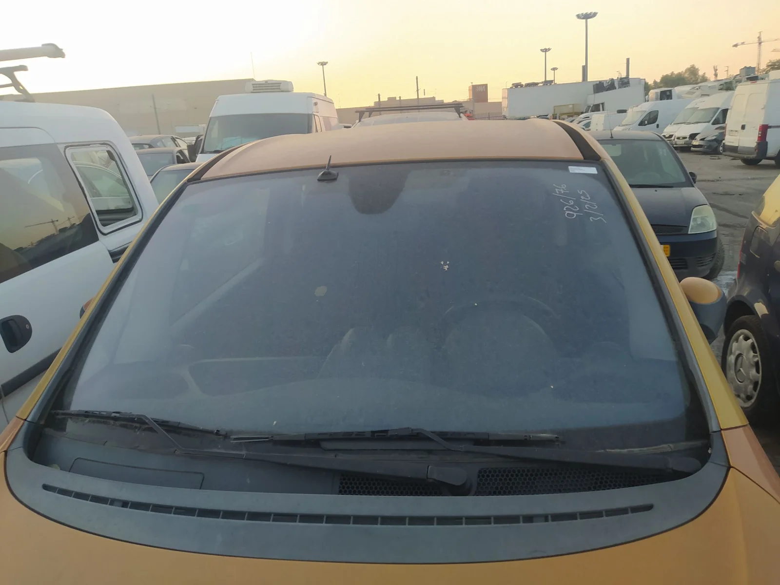 Foto de BRAZO LIMPIA DELANTERO DERECHO PEUGEOT 1007 1.4 HDi (68 CV / 50 KW)