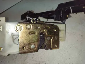 Foto de CERRADURA PUERTA TRASERA IZQUIERDA FORD MONDEO TURNIER (GE) 2.0 TDCi CAT (131 CV / 96 KW) referencia A26413