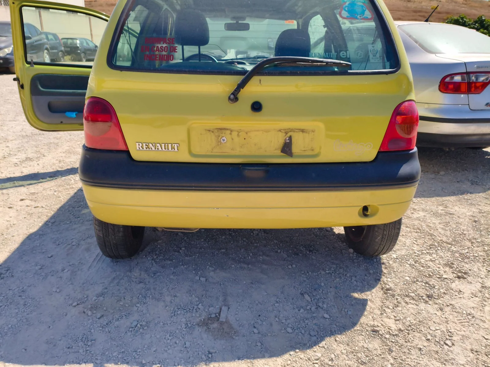 Foto de PARAGOLPES TRASERO RENAULT TWINGO I (C06) 1.2 (75 CV / 55 KW) referencia 7701471467