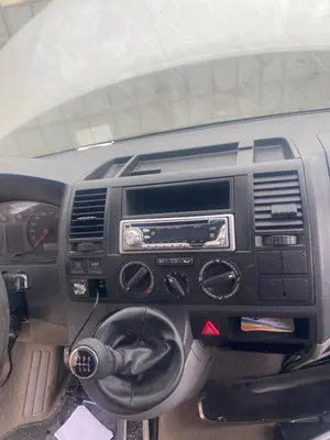 Foto de CONSOLA CENTRAL VOLKSWAGEN T5 TRANSPORTER BUS (7H) 2.5 TDI (131 CV / 96 KW)