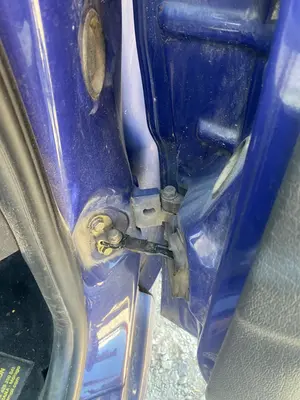Foto de RETENEDOR PUERTA VOLKSWAGEN POLO III (6N1) 1.4  (60 CV / 44 KW) referencia 6N0837249